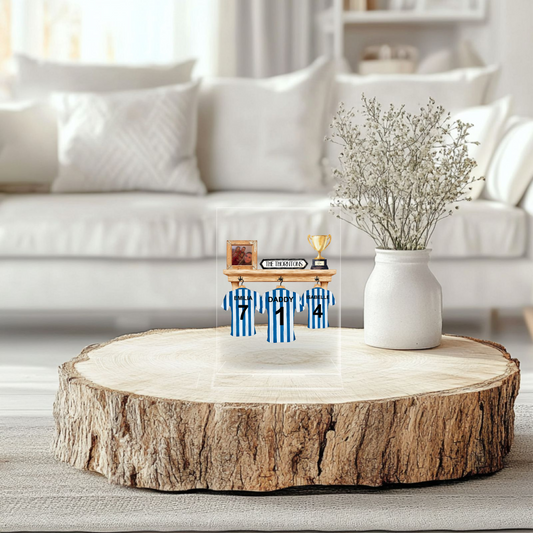 Acrylic stand - family shelf